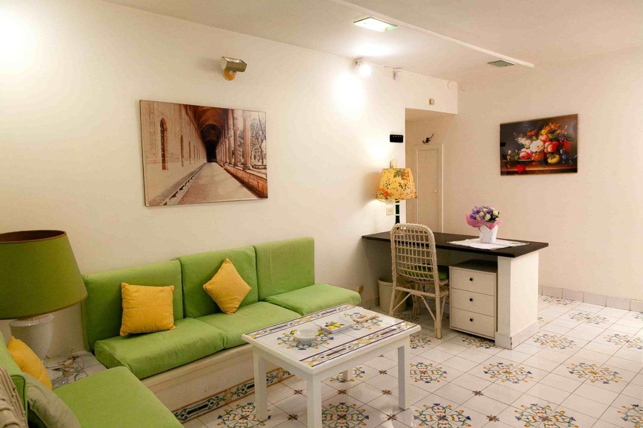 Casa Vacanze Belledonne Lägenhet Neapel Exteriör bild
